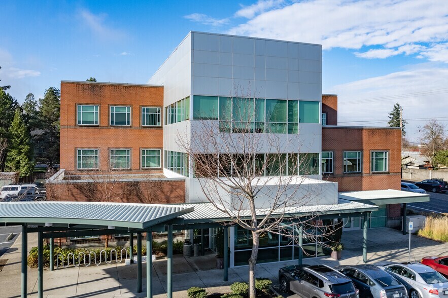 More Photos Of 24076 SE Stark St, Gresham Medical For Lease