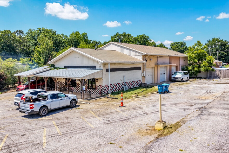 More Photos Of 1358 W Main St, Forest City Warehouse For Sale