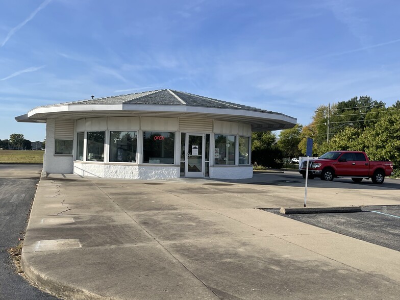 Primary Photo Of 710 Creekview Dr, Columbus Restaurant For Lease