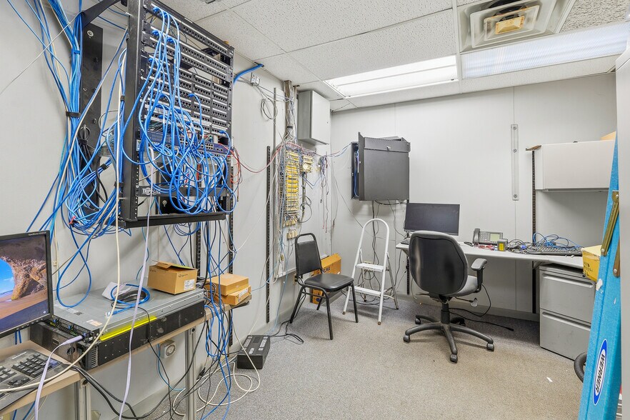 More Photos Of 100 Creative Way, Ripon Manufacturing For Sale