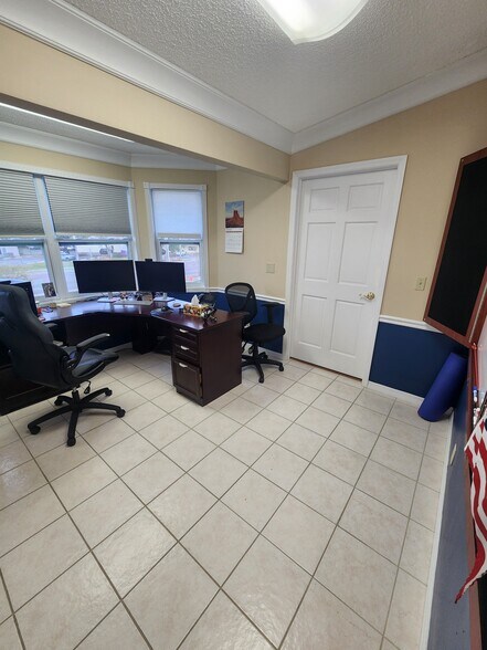 More Photos Of 2105 Drew St, Clearwater Office For Sale