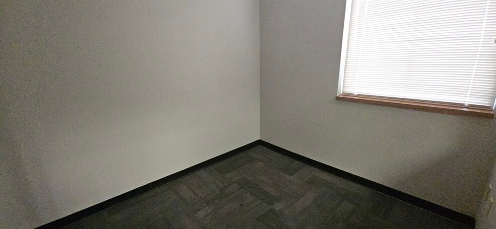 More Photos Of 1903 Keith St, Eau Claire Medical For Lease