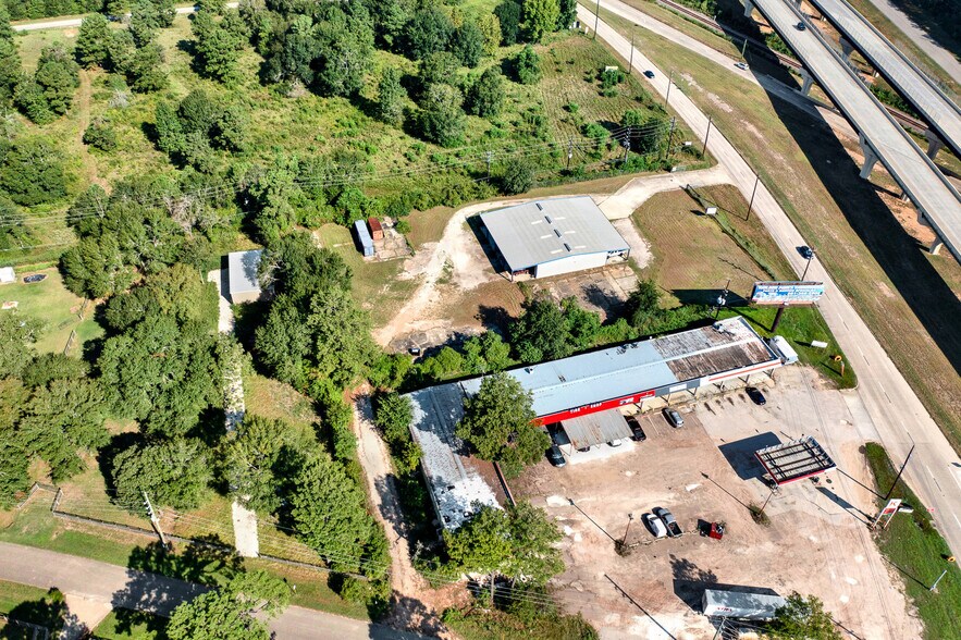 More Photos Of 34715 Tomball Pky, Pinehurst Auto Repair For Sale