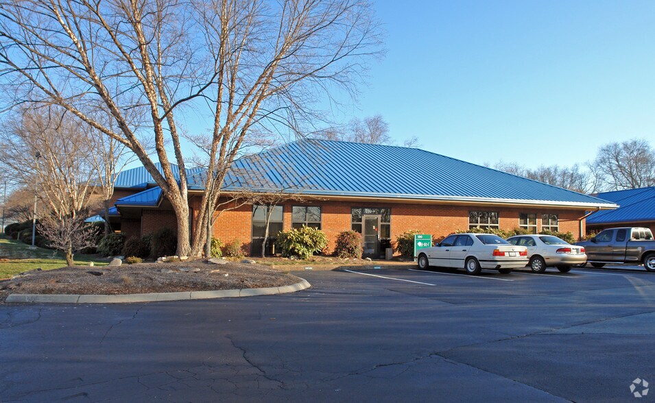 More Photos Of 120 Market Place Blvd, Knoxville Unknown For Lease