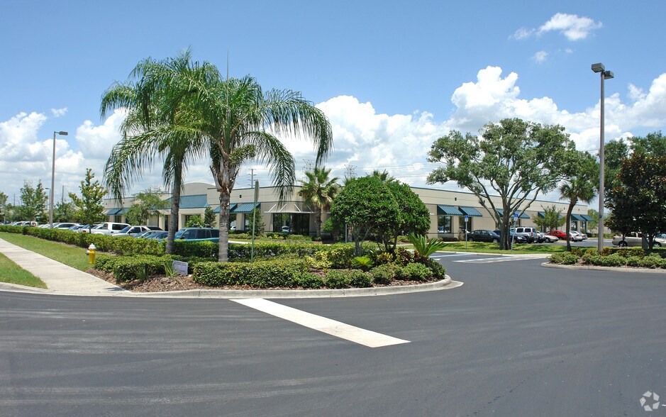 More Photos Of 4033 Tampa Rd, Oldsmar Office For Lease