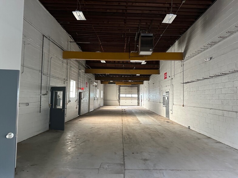 More Photos Of 83 Gross Ave, Edison Warehouse For Lease