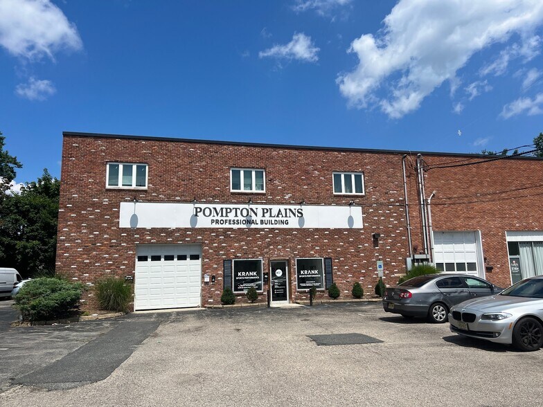 More Photos Of 29 Evans Pl, Pompton Plains Storefront Retail Office For Lease