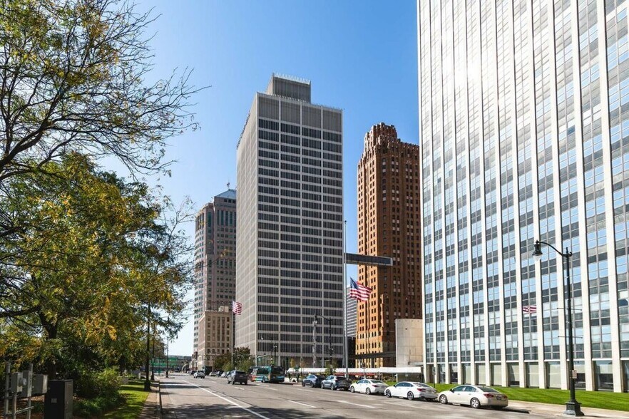 More Photos Of 1 Woodward Ave, Detroit Office For Lease