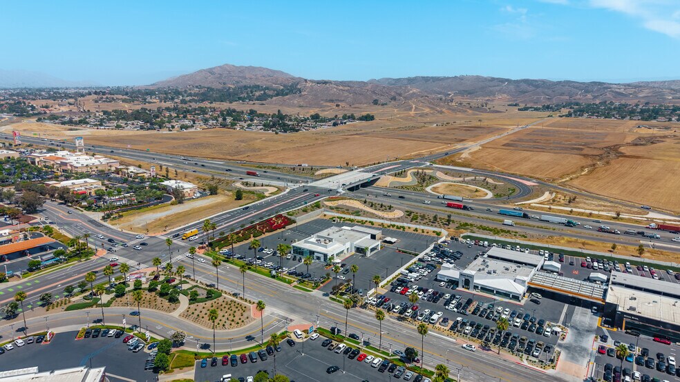 More Photos Of 27750 Eucalyptus Ave, Moreno Valley Auto Dealership For Lease