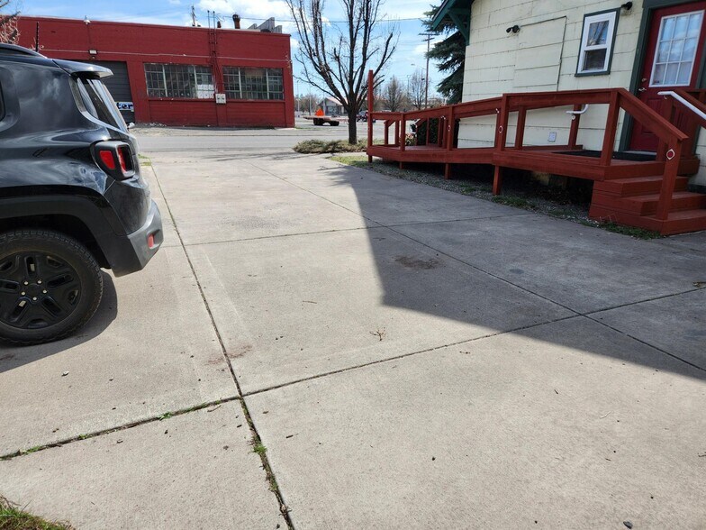More Photos Of 325 S 5th St, Klamath Falls Medical For Sale