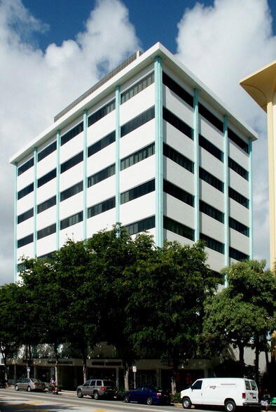 More Photos Of 333 Arthur Godfrey Rd, Miami Beach Office For Lease