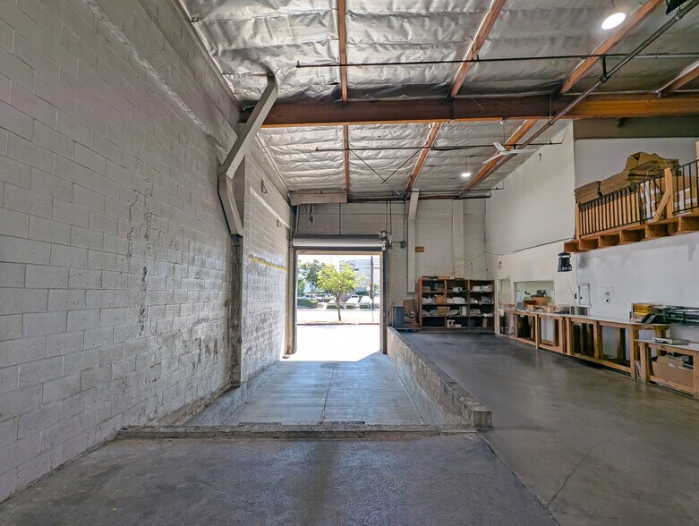 More Photos Of 2829 N San Fernando Rd, Los Angeles Warehouse For Lease