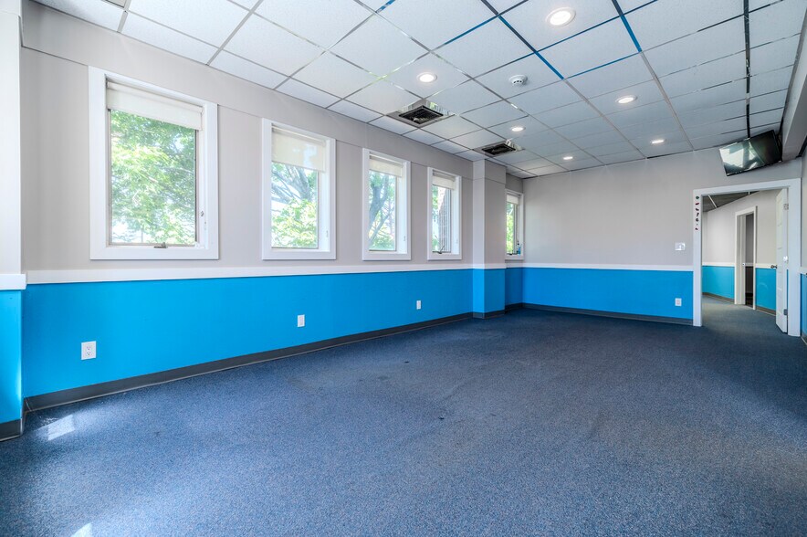 More Photos Of 1575 Hillside Ave, New Hyde Park Medical For Sale