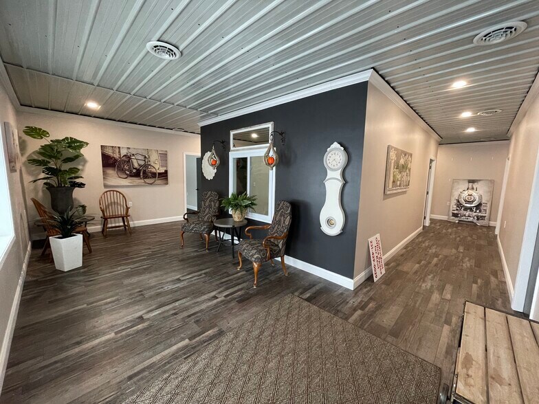 More Photos Of 1655 Plett Rd, Cadillac Office Residential For Lease