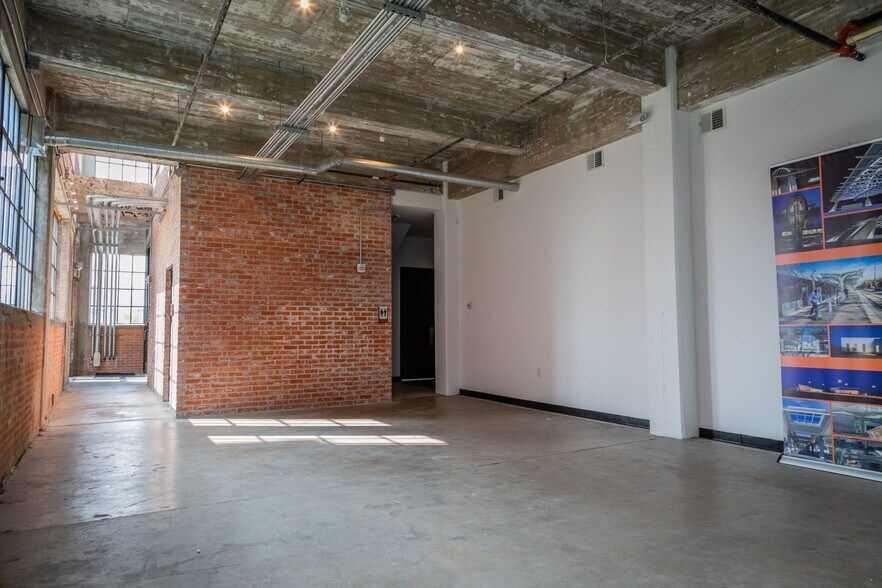 More Photos Of 800 Sampson St, Houston Loft Creative Space For Lease