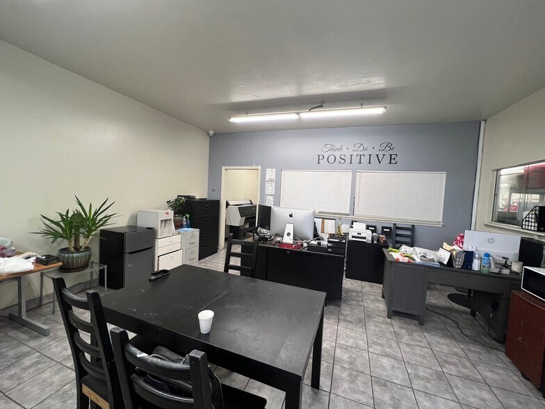 More Photos Of 236 W 31st St, Los Angeles Manufacturing For Sale