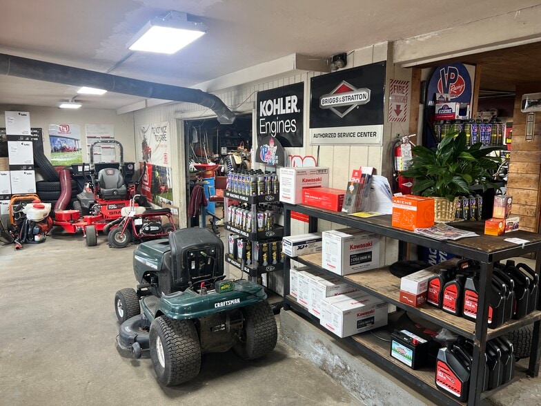 More Photos Of 71 Worcester Road, Charlton Auto Dealership For Sale