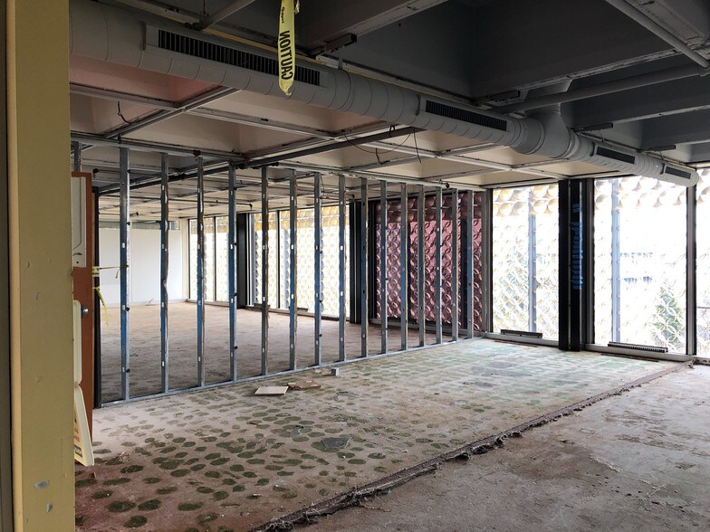 More Photos Of 16000-16200 Northland Dr, Southfield Office For Sale