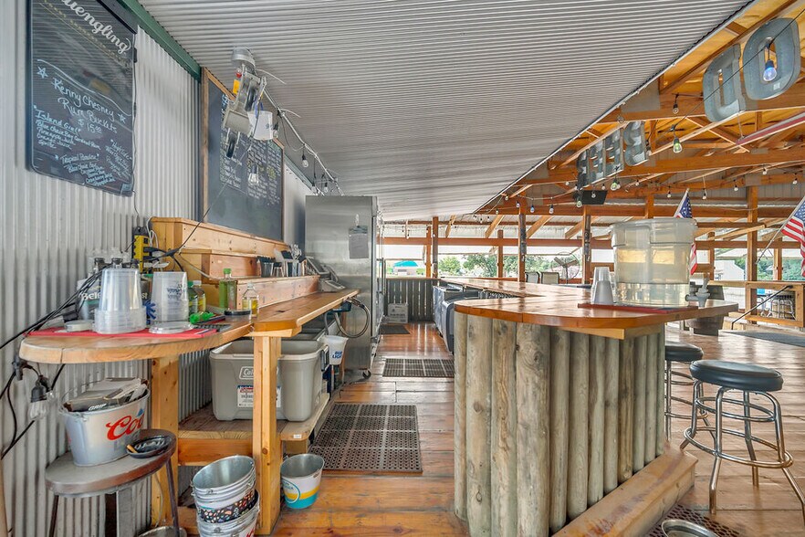 More Photos Of 602 Clark St, Utica Restaurant For Sale
