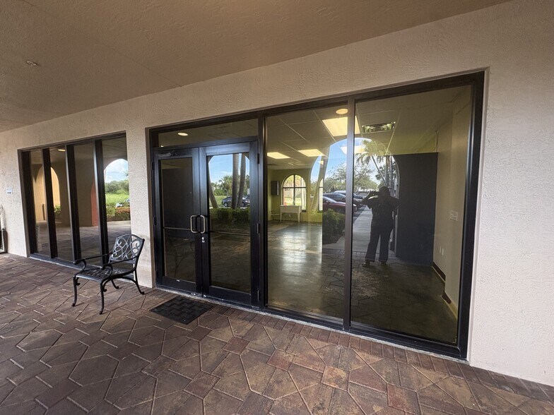 More Photos Of 9681 Gladiolus Dr, Fort Myers Office For Lease