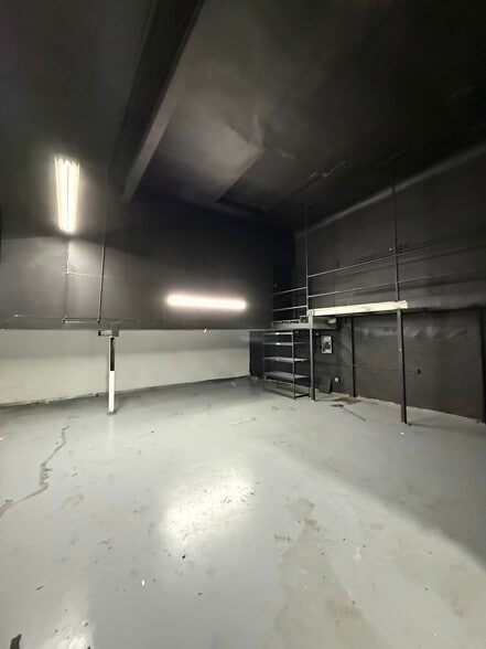 More Photos Of 93 Forrest St, Brooklyn Manufacturing For Lease