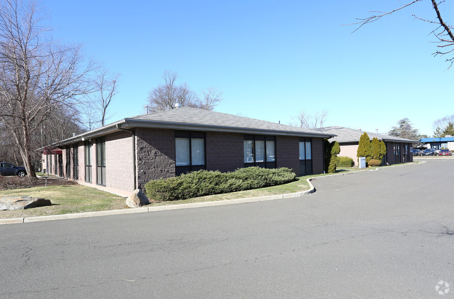 More Photos Of 20 Commerce Park Dr, Milford Unknown For Lease