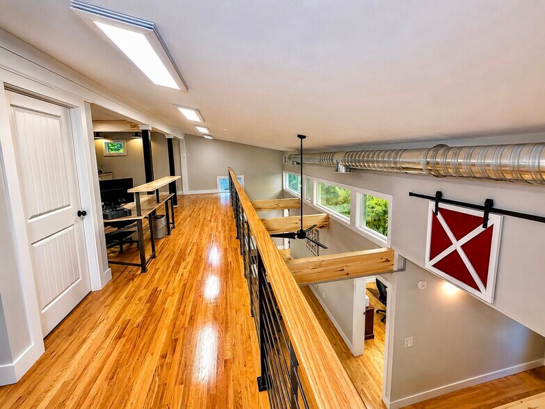 More Photos Of 210 Brooklea Dr, Fayetteville Freestanding For Sale