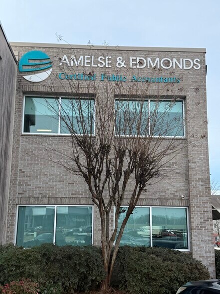 More Photos Of 10160 Parkside Dr, Knoxville Office For Lease