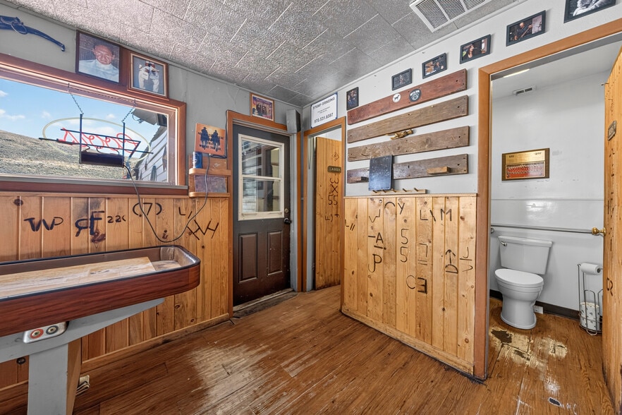 More Photos Of 146 1st Ave, Parshall Bar For Sale