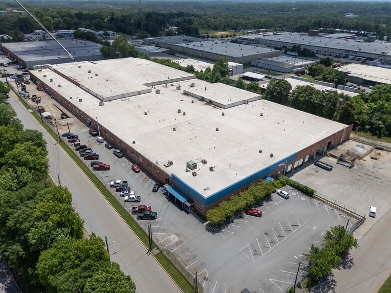 Primary Photo Of 3200 Lakewood Ave, East Point Manufacturing For Sale
