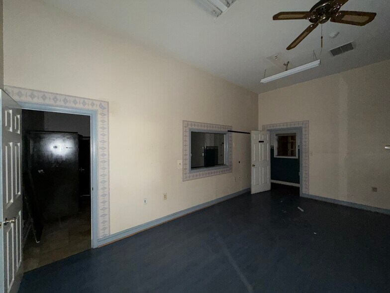 More Photos Of 2924 Marshall Hall Rd, Bryans Road Service For Sale