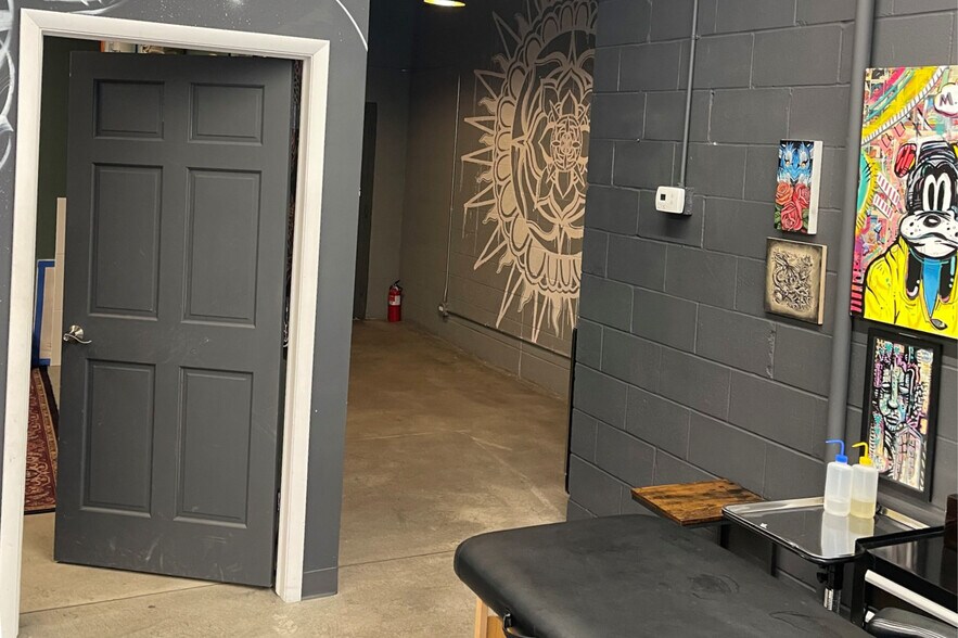 More Photos Of 2624 W Armitage Ave, Chicago Office Residential For Sale