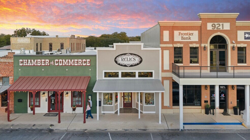 Primary Photo Of 925 Main St, Bastrop Office Residential For Sale