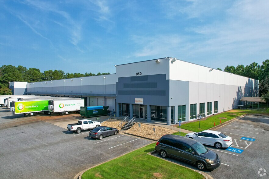 More Photos Of 3655 Atlanta Industrial Dr NW, Atlanta Warehouse For Lease