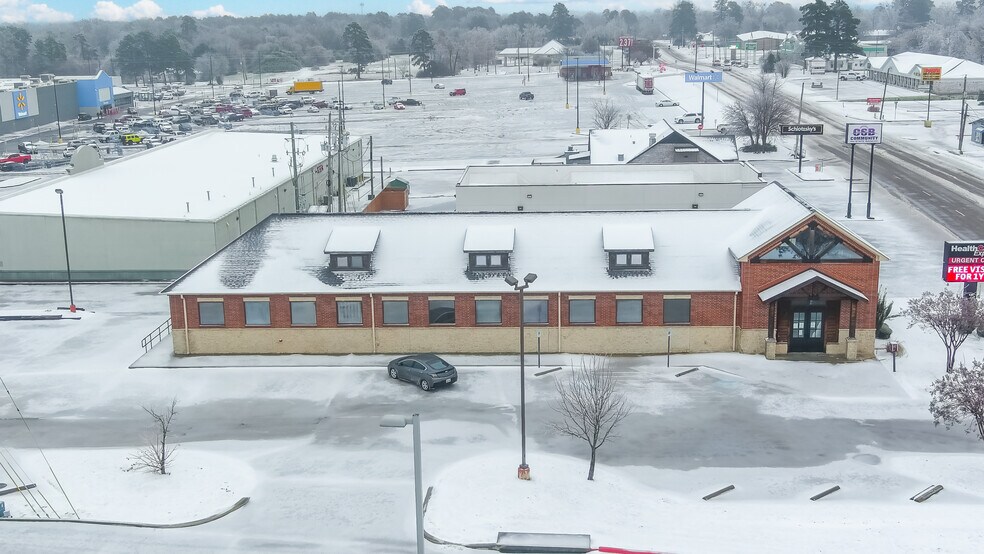 More Photos Of 125 Arkansas Blvd, Texarkana Medical For Sale