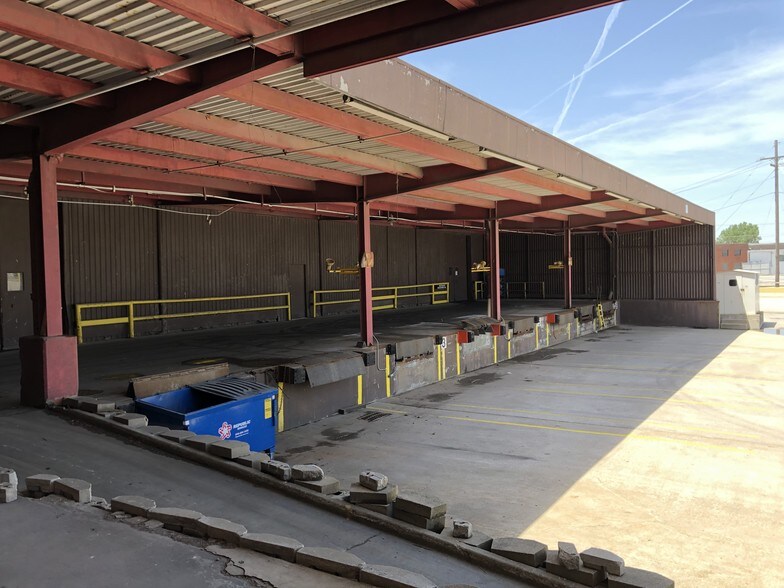 More Photos Of 999 Bedford Rd, North Kansas City Warehouse For Lease