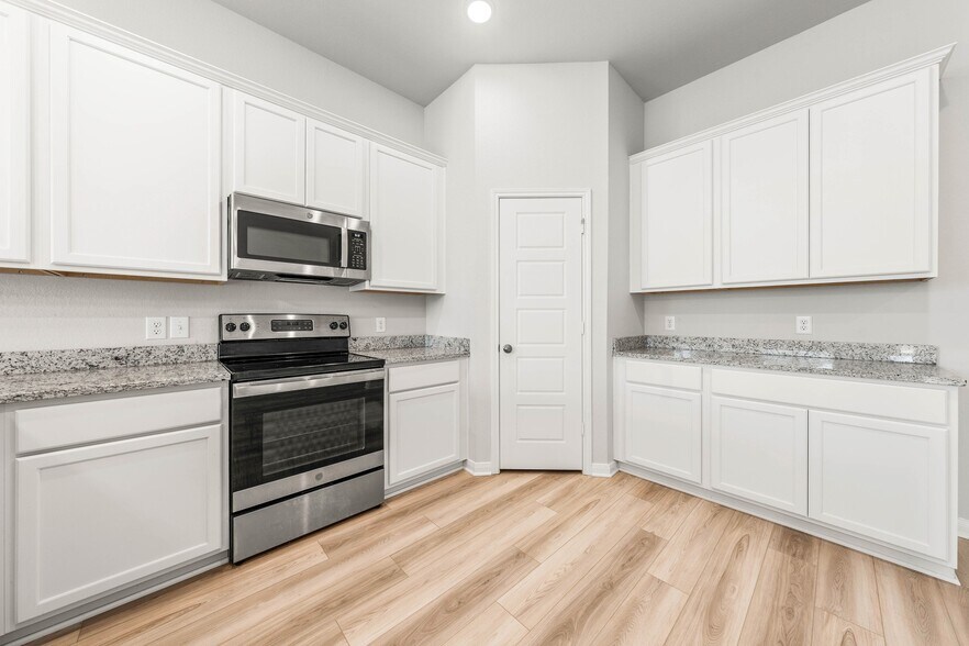 More Photos Of 4020 Centerfire, Waco Apartments For Sale