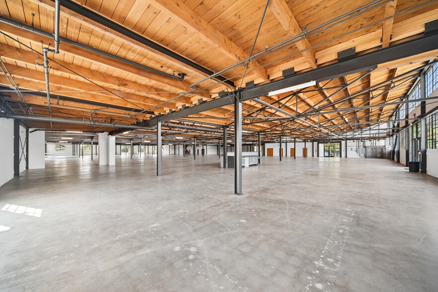 More Photos Of 4000-4010 Chevy Chase Dr, Los Angeles Office For Lease