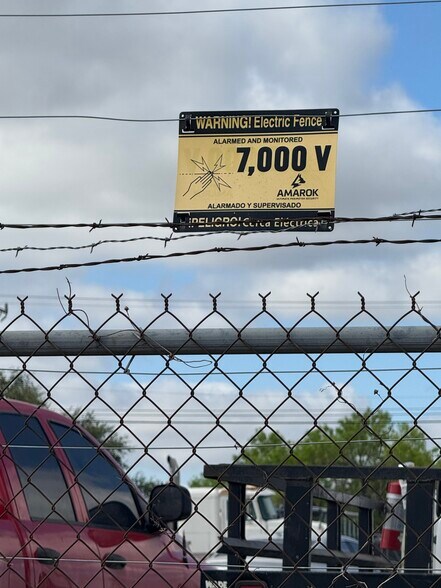 More Photos Of 14550 E Interstate 10, Marion Flex For Sale