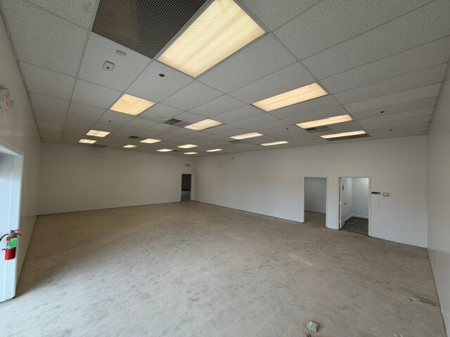 More Photos Of 5809-5835 W Reno Ave, Oklahoma City Storefront For Lease