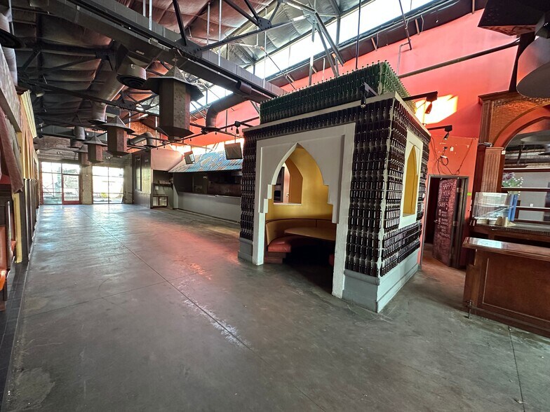 More Photos Of 217 E Hickory St, Denton Restaurant For Lease