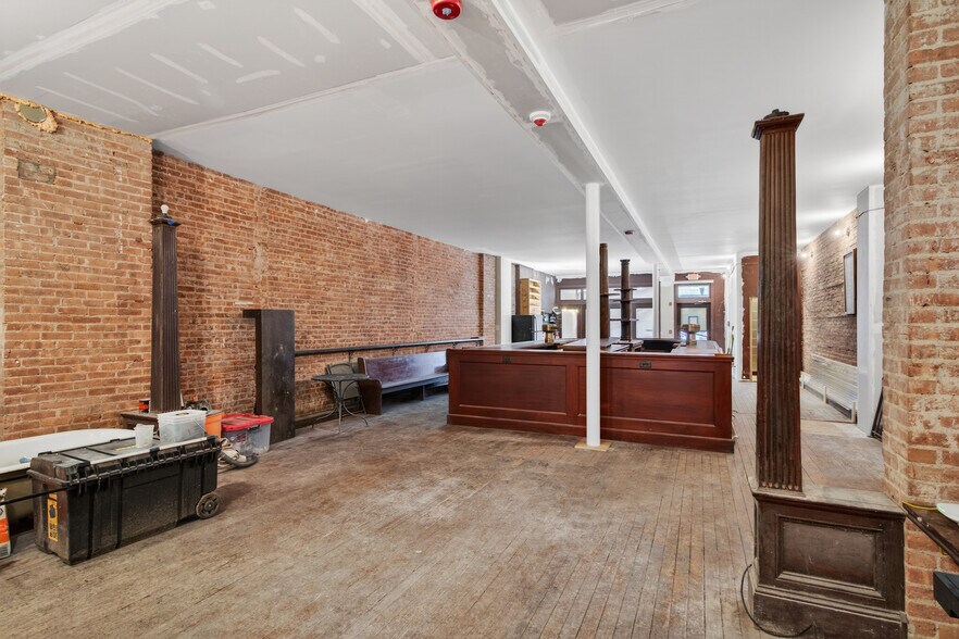 More Photos Of 316 Wall St, Kingston Storefront Retail Residential For Lease