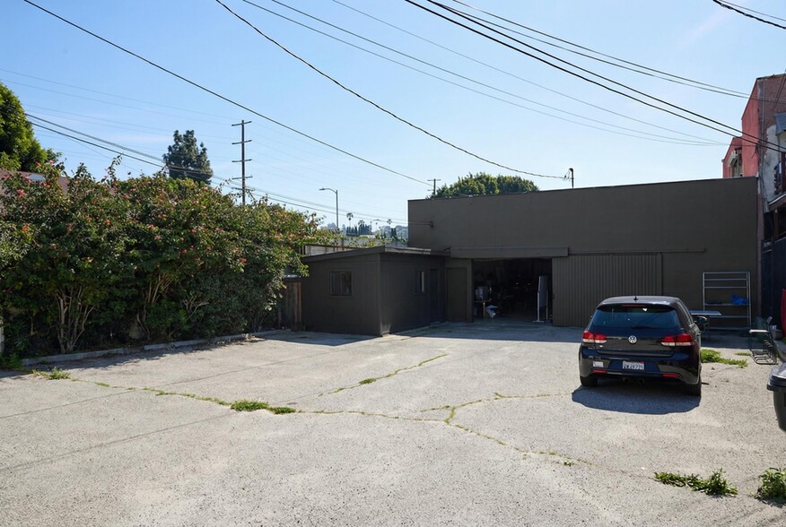 More Photos Of 2705-2707 Avenue 34, Los Angeles Light Manufacturing For Lease