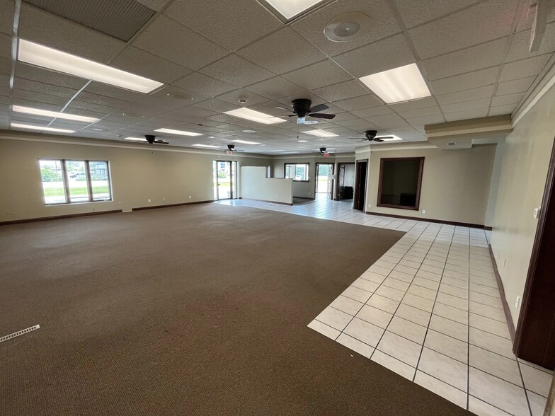 More Photos Of 8080 E 109th Ave, Crown Point Office Residential For Lease