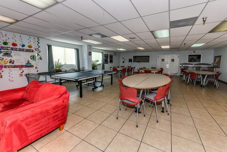More Photos Of 2313 W Violet, Tampa Medical For Lease