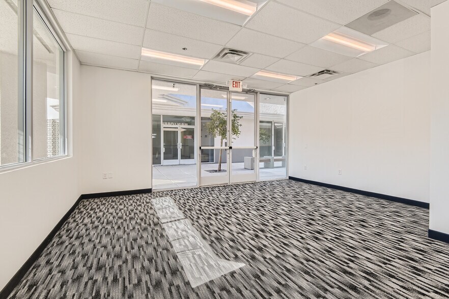 More Photos Of 320-340 E Warm Springs Rd, Las Vegas Unknown For Lease