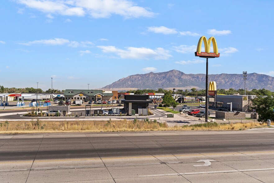 More Photos Of 2087 1100 w, West Haven Fast Food For Sale