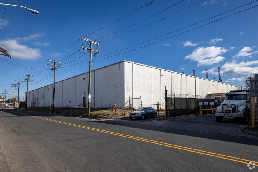 More Photos Of 77 S First St, Elizabeth Warehouse For Lease