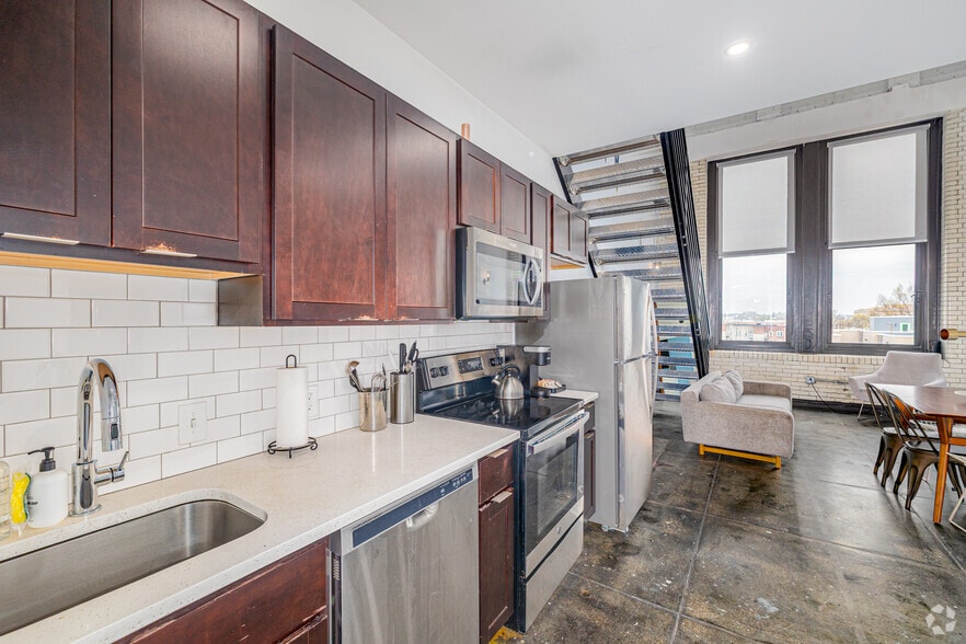 More Photos Of 220 S 47th St, Philadelphia Apartments For Lease