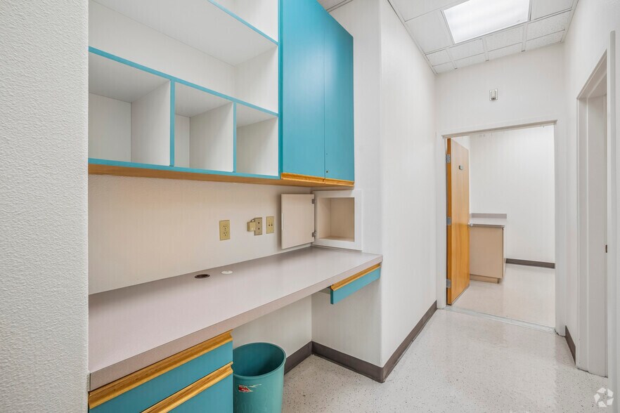 More Photos Of 3111 Professional Dr, Auburn Medical For Sale